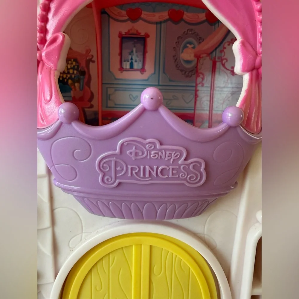 Disney Princess Playset Little Kingdom Play 'n Carry Castle by Hasbro 2016 - Picture 4 of 13